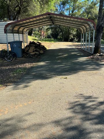 670 Stone House Rd, Auburn, CA 95603