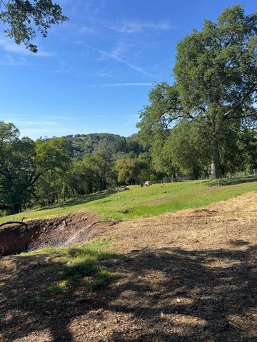 670 Stone House Rd, Auburn, CA 95603