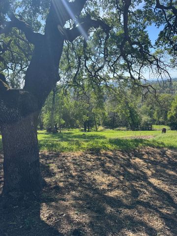 670 Stone House Rd, Auburn, CA 95603