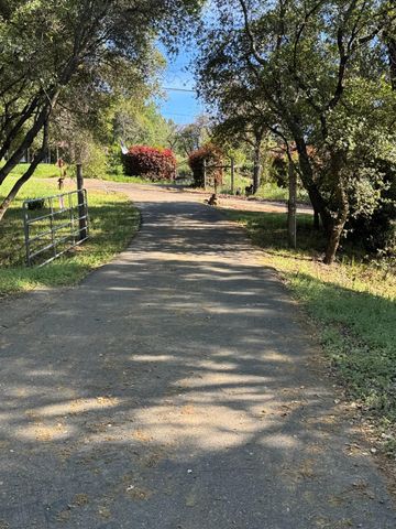 670 Stone House Rd, Auburn, CA 95603