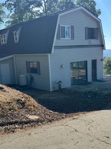 670 Stone House Rd, Auburn, CA 95603