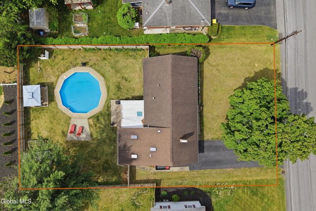 11 James Drive, Colonie, NY 12211