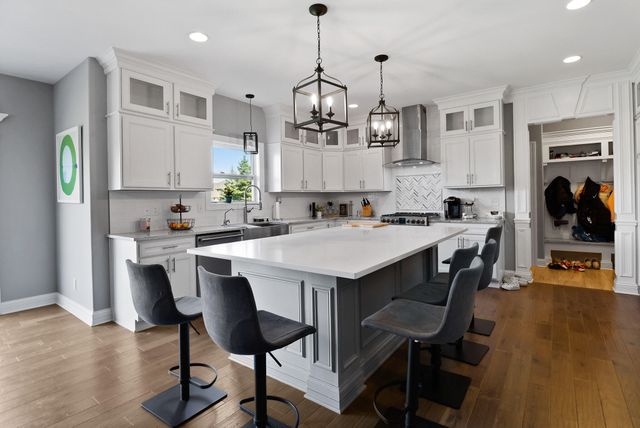 9108 Zinnia Drive, St. John, IN 46373