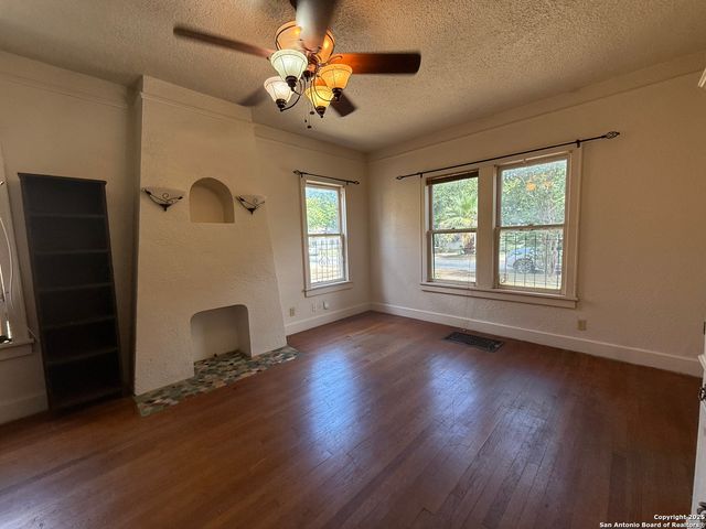 1626 McKinley, San Antonio, TX 78210