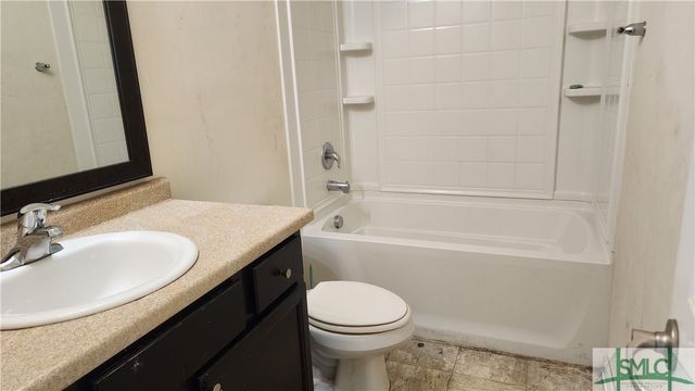 217 Lakepointe Drive, Savannah, GA 31407