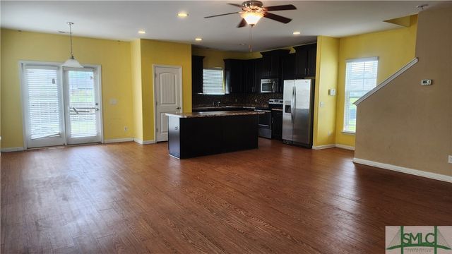 217 Lakepointe Drive, Savannah, GA 31407