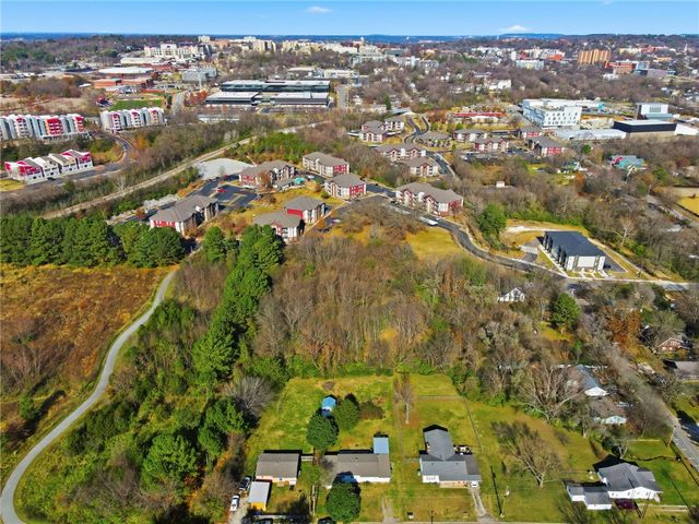 902 W 12th Street, Fayetteville, AR 72701