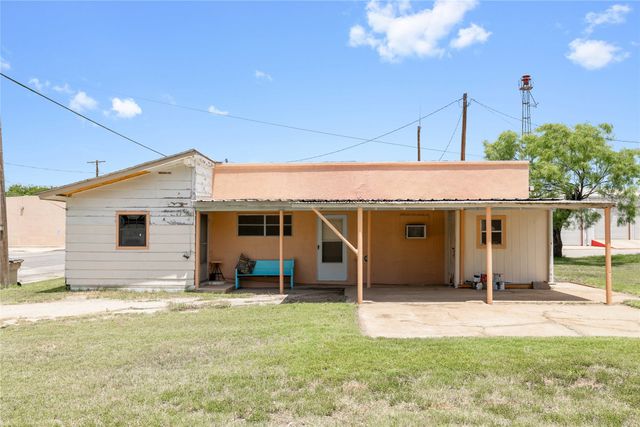 201 S First Street, Bangs, TX 76823