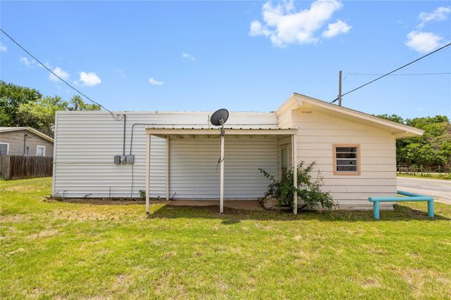 201 S First Street, Bangs, TX 76823