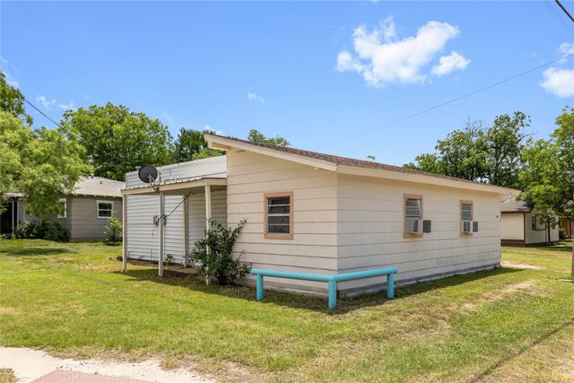 201 S First Street, Bangs, TX 76823