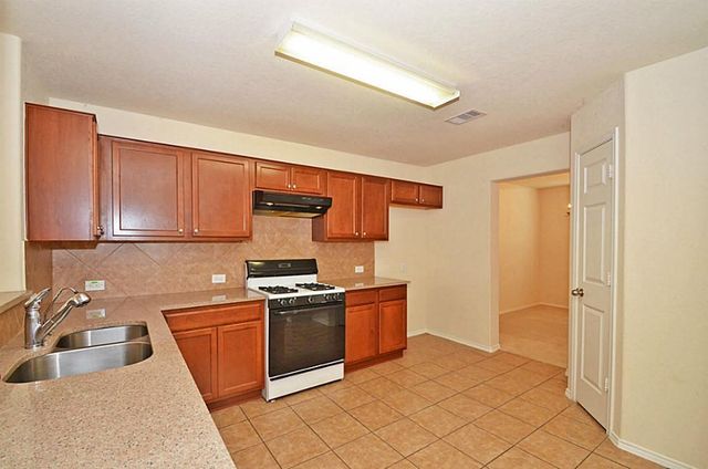 5327 Stonegate Drive, Richmond, TX 77407