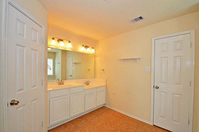 5327 Stonegate Drive, Richmond, TX 77407