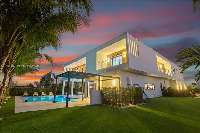 16773 S Botaniko Dr S, Weston, FL 33326