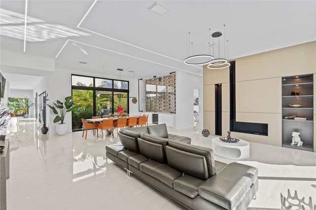 16773 S Botaniko Dr S, Weston, FL 33326