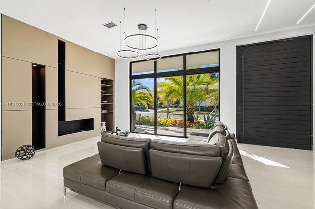 16773 S Botaniko Dr S, Weston, FL 33326