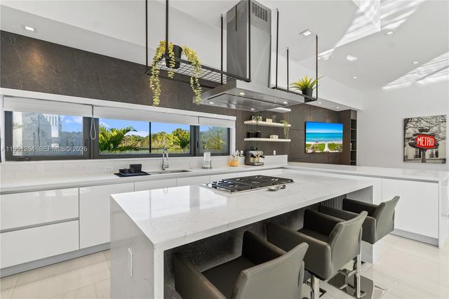 16773 S Botaniko Dr S, Weston, FL 33326