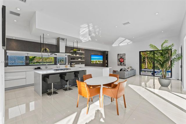 16773 S Botaniko Dr S, Weston, FL 33326