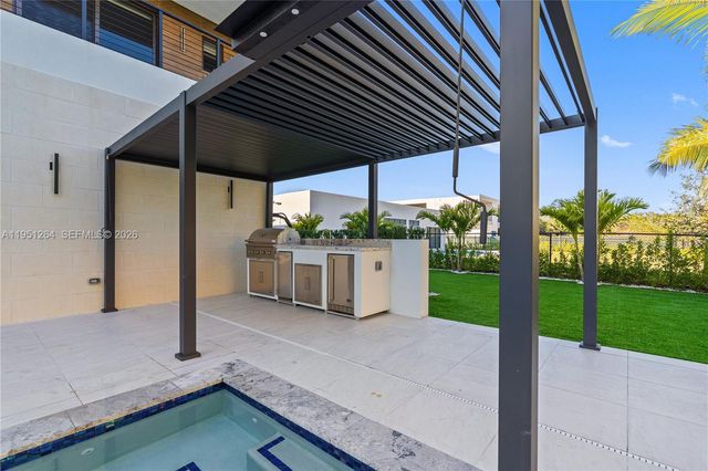 16773 S Botaniko Dr S, Weston, FL 33326