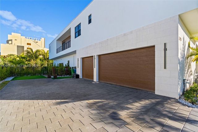 16773 S Botaniko Dr S, Weston, FL 33326