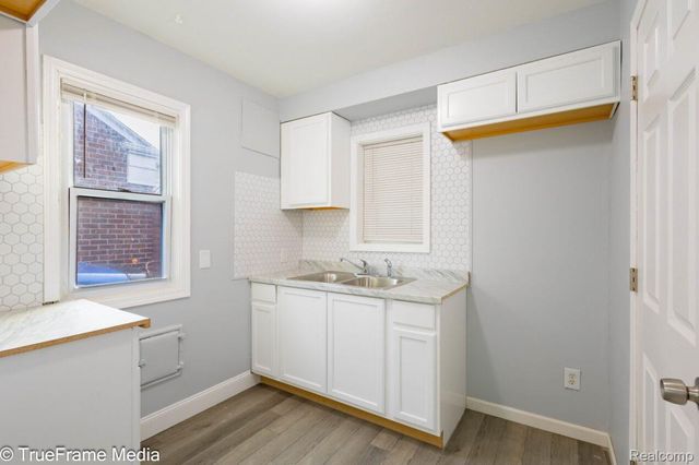 18627 Asbury Park, Detroit, MI 48235