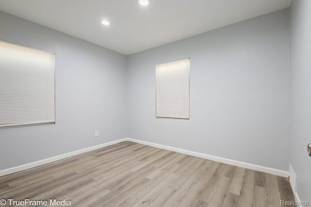 18627 Asbury Park, Detroit, MI 48235