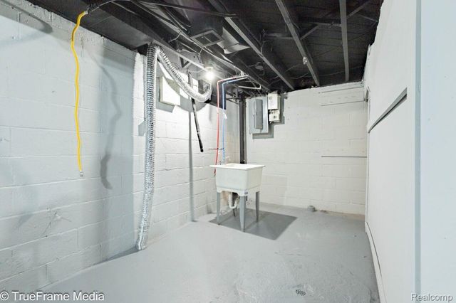 18627 Asbury Park, Detroit, MI 48235