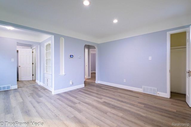 18627 Asbury Park, Detroit, MI 48235