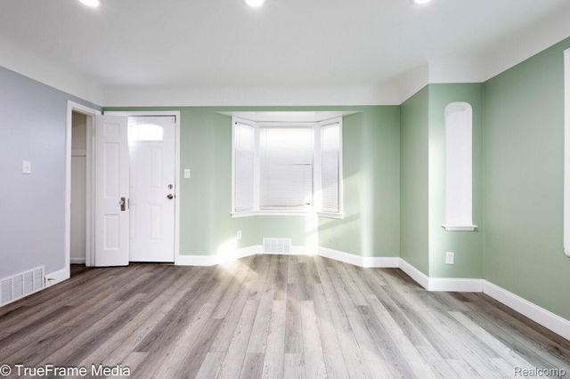 18627 Asbury Park, Detroit, MI 48235