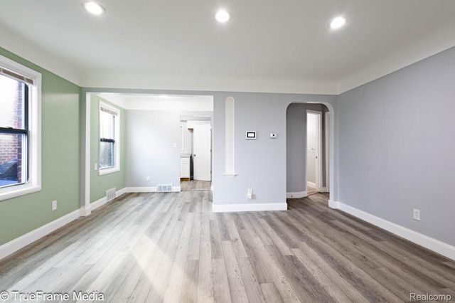 18627 Asbury Park, Detroit, MI 48235