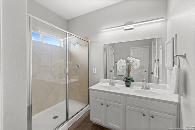 704 Hightrail, Schertz, TX 78108