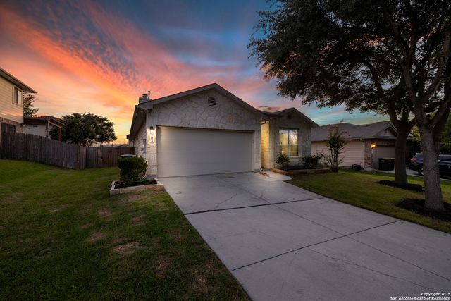 704 Hightrail, Schertz, TX 78108