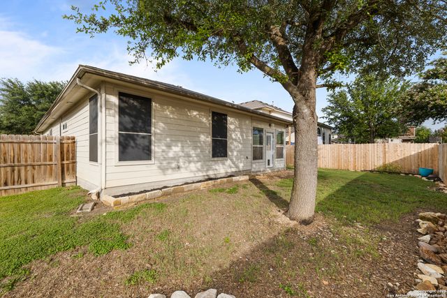 704 Hightrail, Schertz, TX 78108