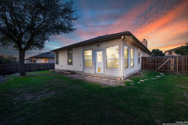 704 Hightrail, Schertz, TX 78108