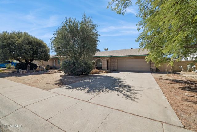 5209 W LAS PALMARITAS Drive, Glendale, AZ 85302