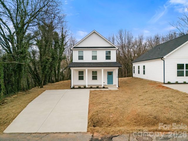 1566 7th Avenue Drive, Hickory, NC 28602