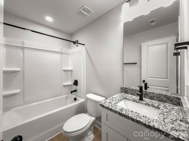 1566 7th Avenue Drive, Hickory, NC 28602