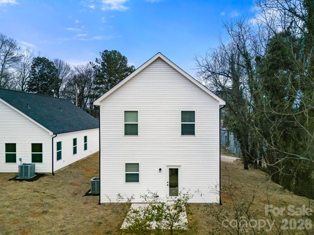 1566 7th Avenue Drive, Hickory, NC 28602