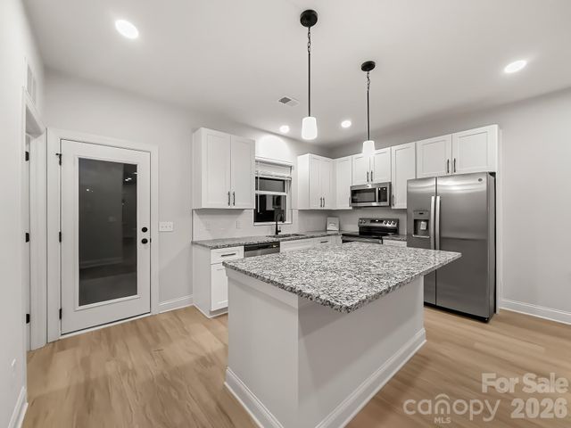 1566 7th Avenue Drive, Hickory, NC 28602