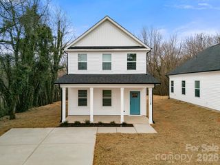 1566 7th Avenue Drive, Hickory, NC 28602