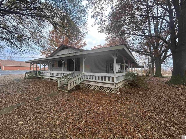 495 S Sutton Lane, Mayfield, KY 42066