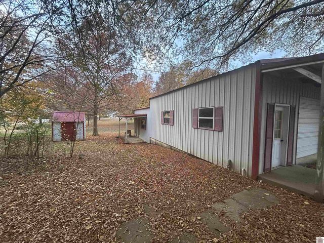 495 S Sutton Lane, Mayfield, KY 42066