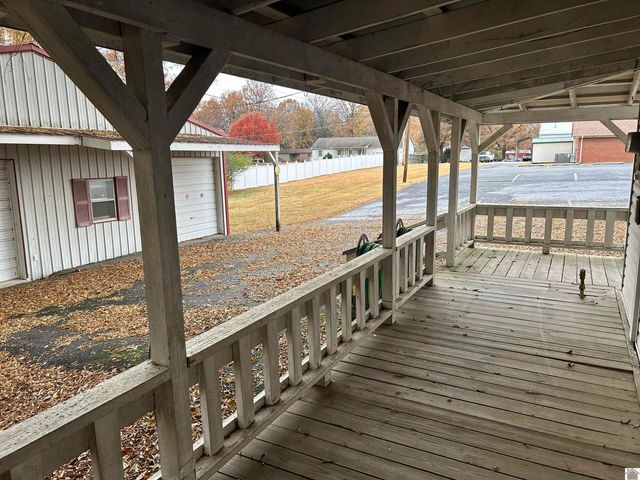 495 S Sutton Lane, Mayfield, KY 42066