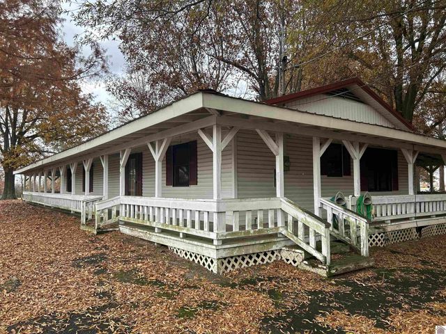 495 S Sutton Lane, Mayfield, KY 42066