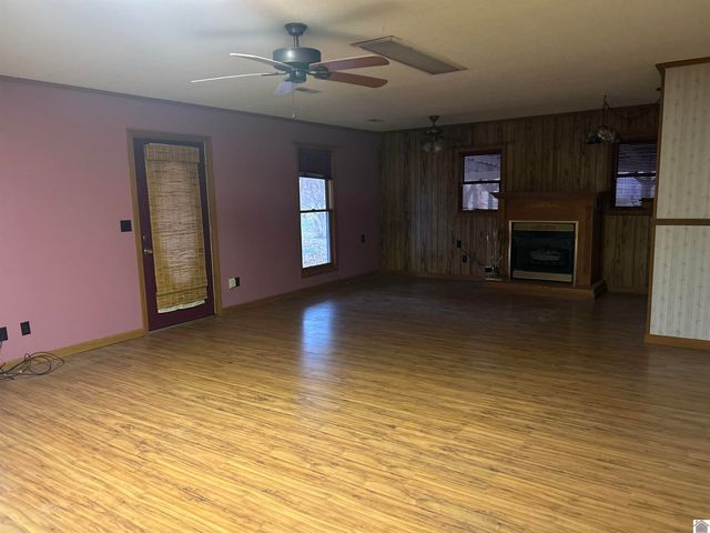 495 S Sutton Lane, Mayfield, KY 42066