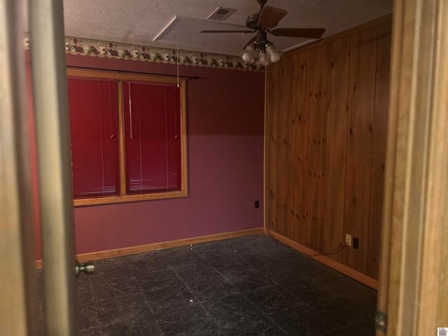 495 S Sutton Lane, Mayfield, KY 42066