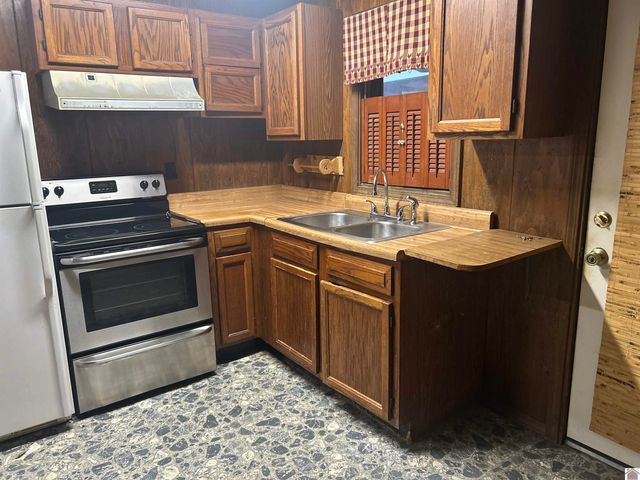 495 S Sutton Lane, Mayfield, KY 42066