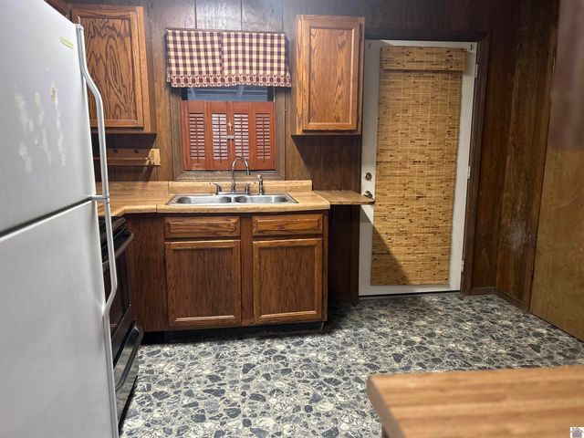 495 S Sutton Lane, Mayfield, KY 42066