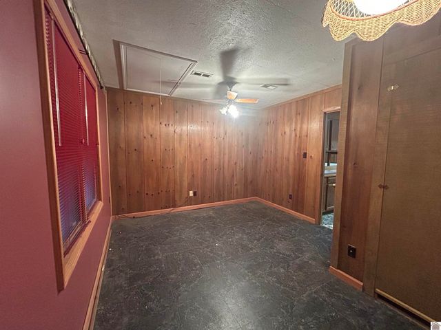 495 S Sutton Lane, Mayfield, KY 42066