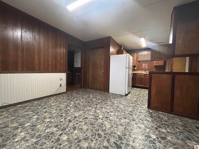 495 S Sutton Lane, Mayfield, KY 42066