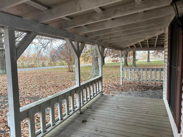 495 S Sutton Lane, Mayfield, KY 42066